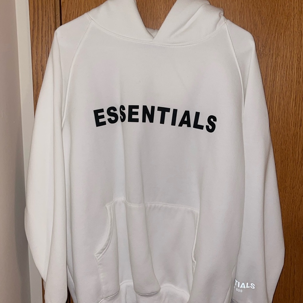 Essentials hoodie in great condition, hardly worn